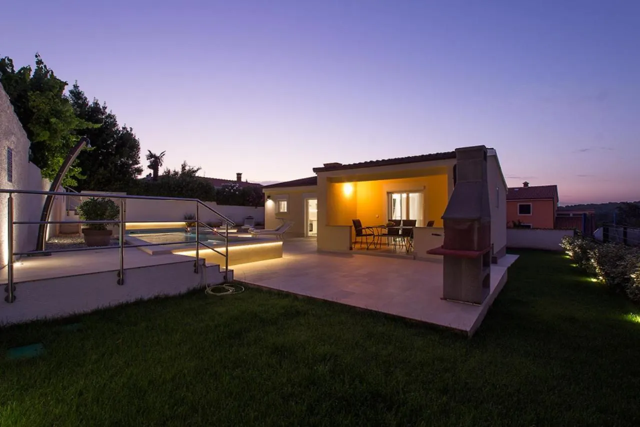 Charming Villa Manuela With Wonderful Pool Near The Beach Banjole