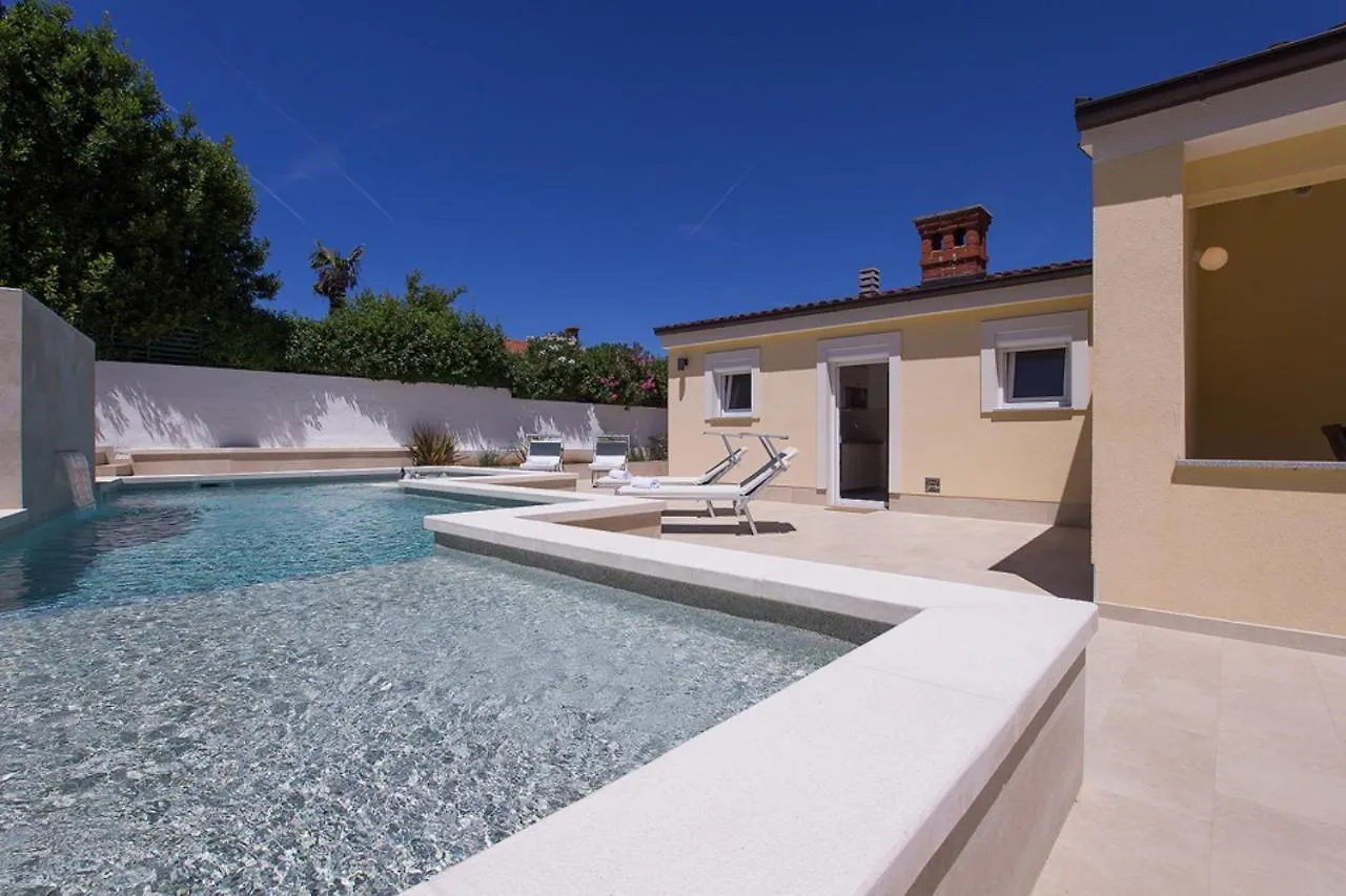 Charming Villa Manuela With Wonderful Pool Near The Beach Banjole