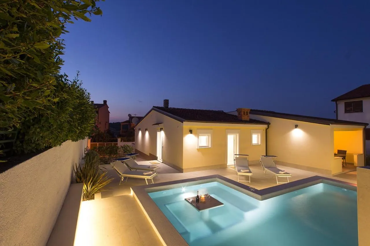 Charming Villa Manuela With Wonderful Pool Near The Beach Banjole