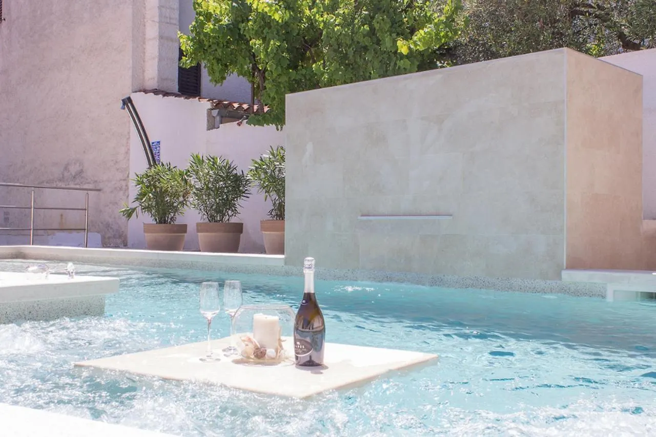 Charming Villa Manuela With Wonderful Pool Near The Beach Banjole 0*,  Croatia