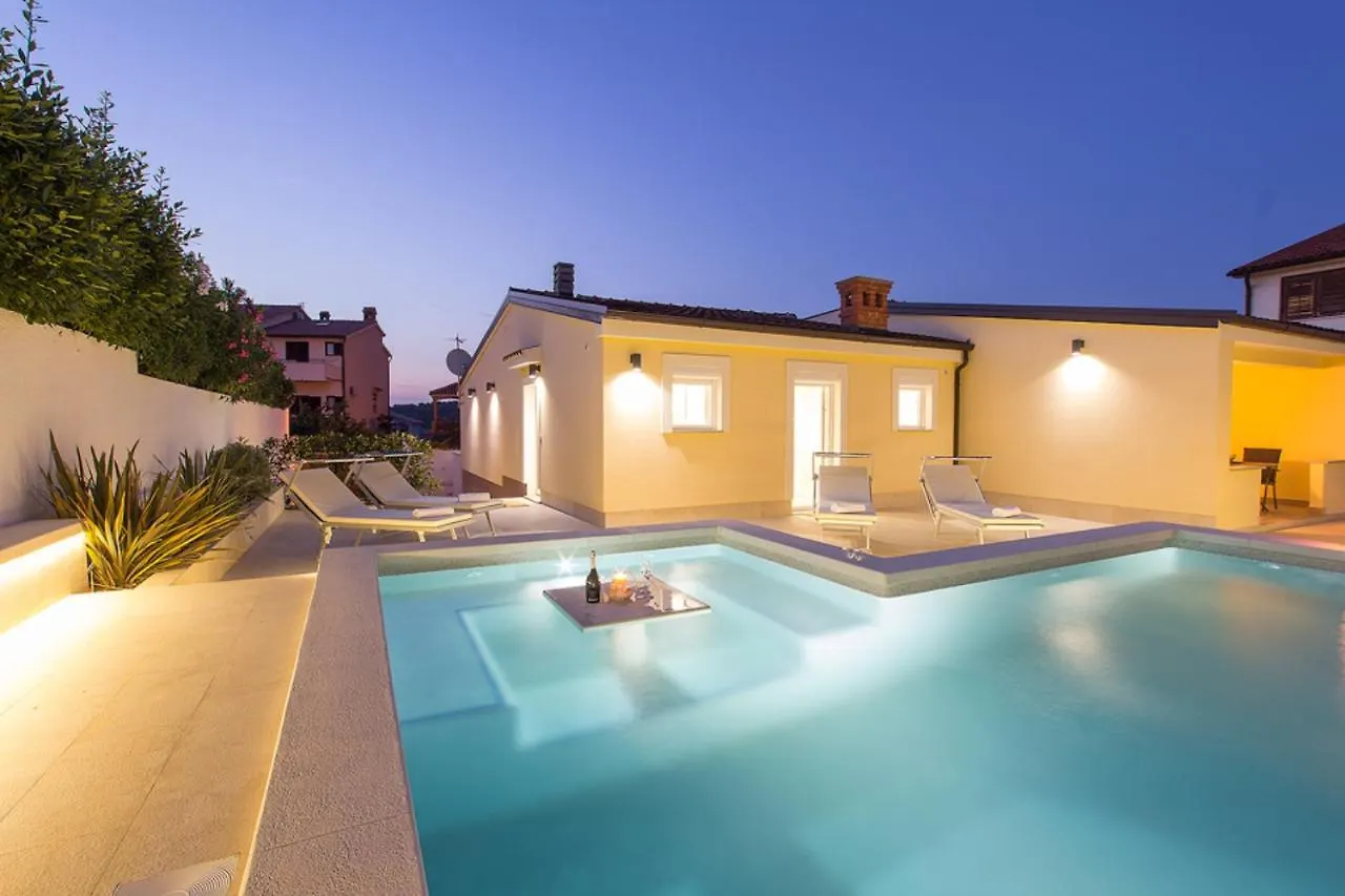 Charming Villa Manuela With Wonderful Pool Near The Beach Banjole