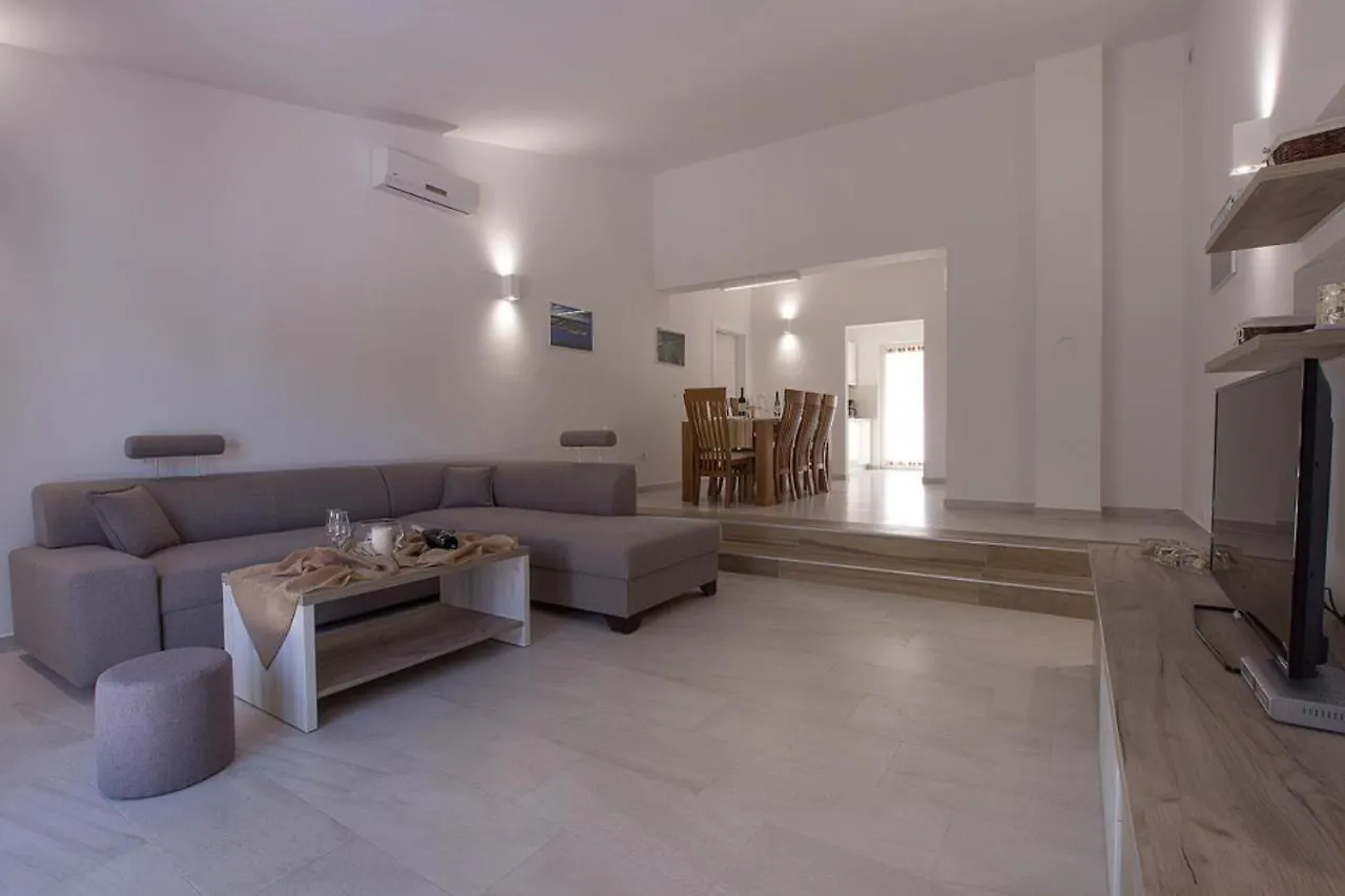 Charming Villa Manuela With Wonderful Pool Near The Beach Banjole