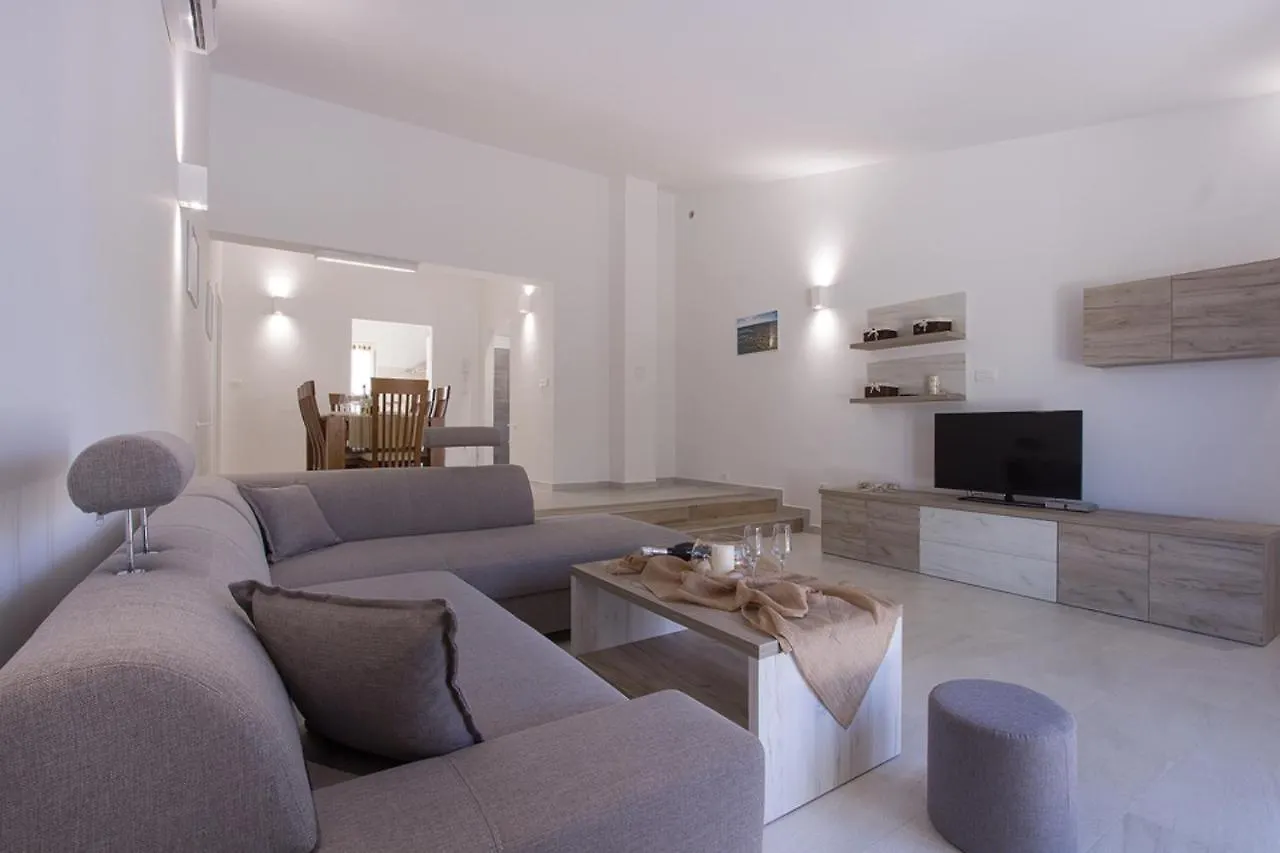 Charming Villa Manuela With Wonderful Pool Near The Beach Banjole
